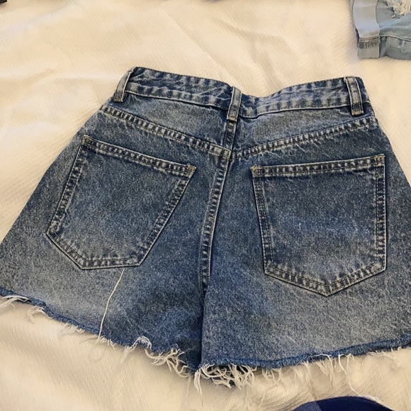 Good condition shorts - Picture 2 of 3